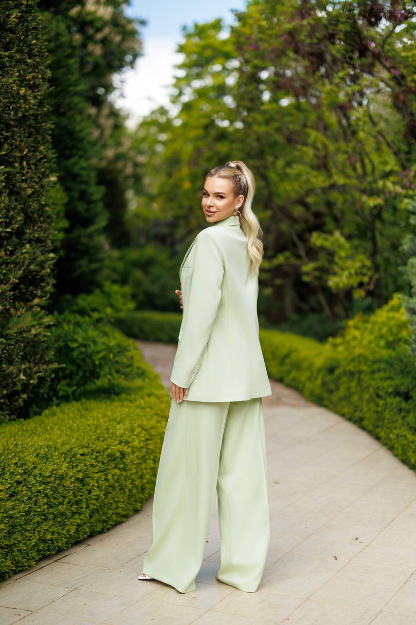 Signature Tailored Wide-Leg Suit
