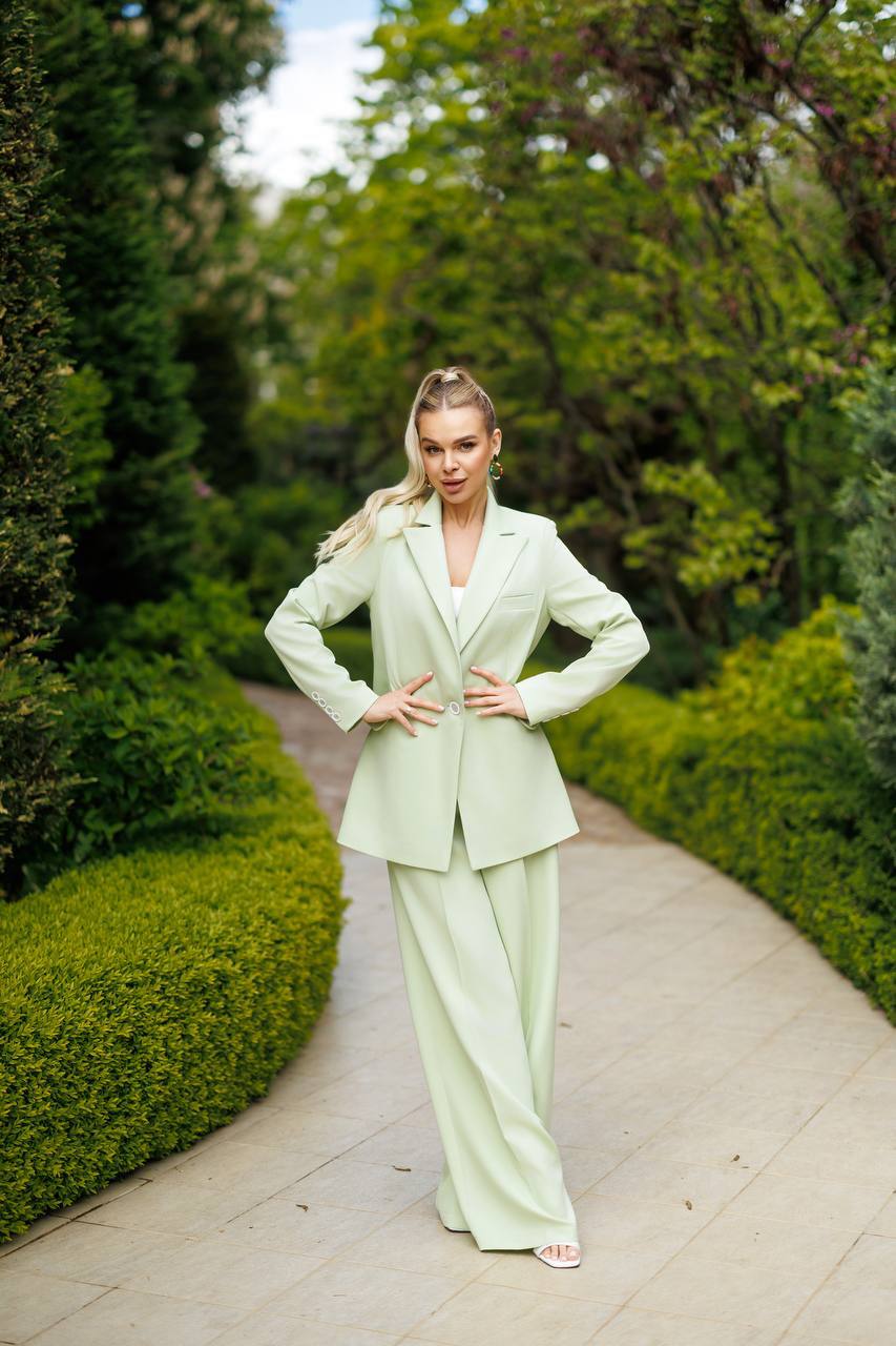 Signature Tailored Wide-Leg Suit
