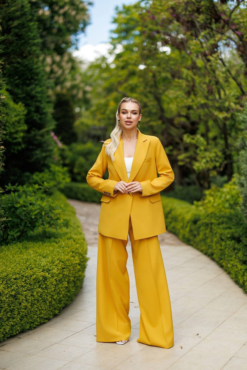 Signature Tailored Wide-Leg Suit