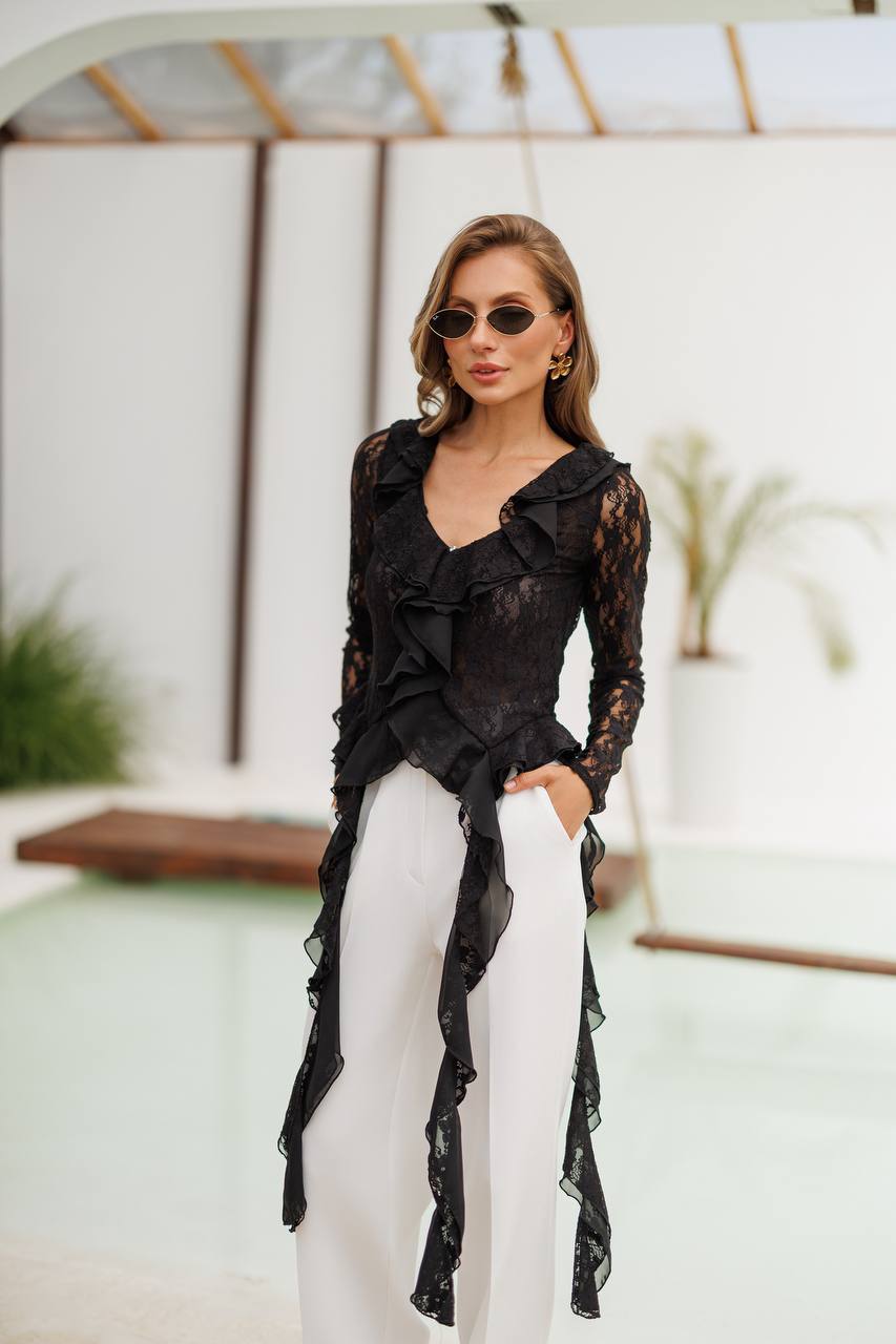 Medusa Ruffle Lace Blouse