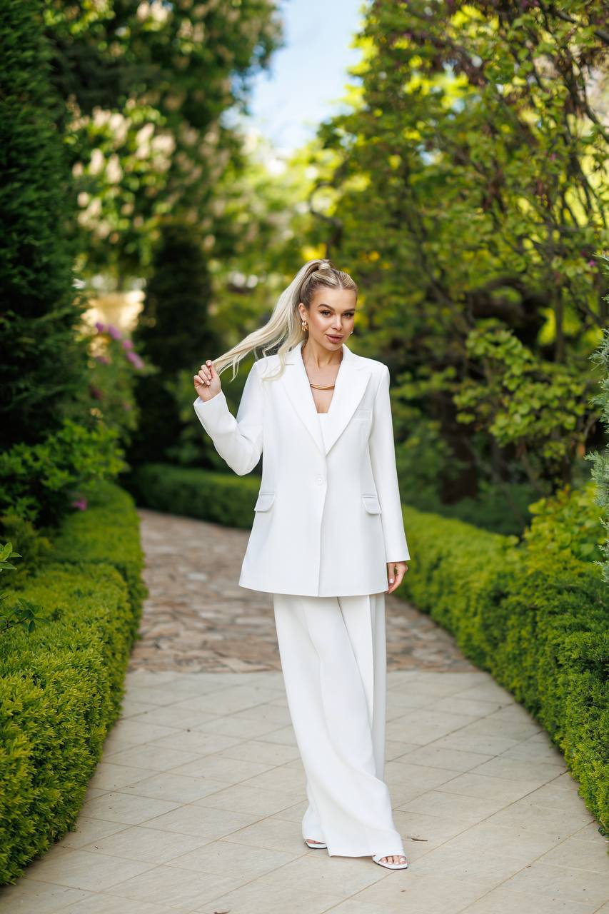 Signature Tailored Wide-Leg Suit