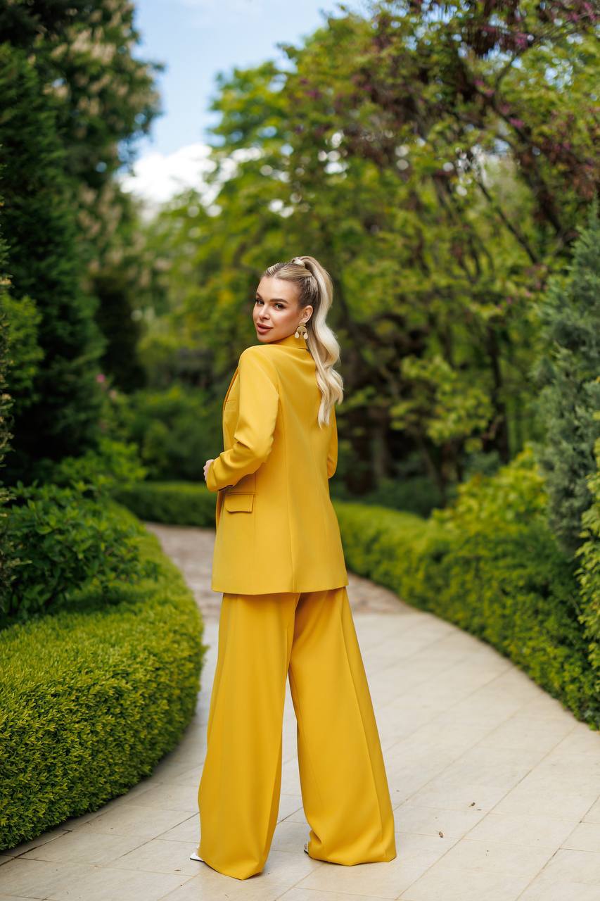 Signature Tailored Wide-Leg Suit