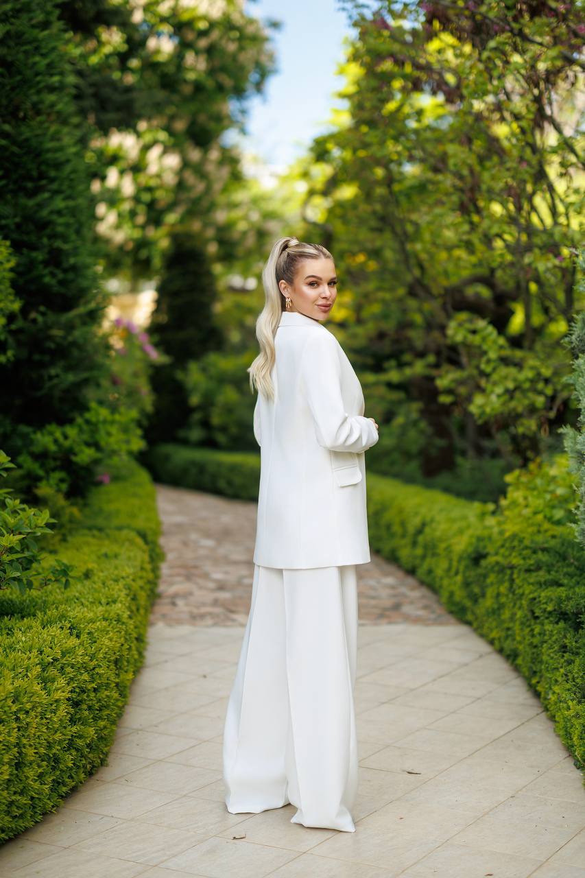 Signature Tailored Wide-Leg Suit