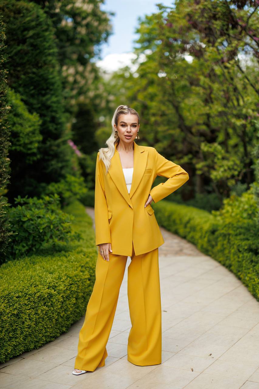 Signature Tailored Wide-Leg Suit